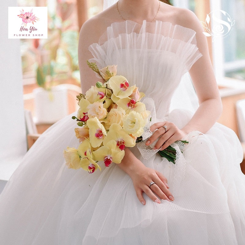 Bật mí cách chọn hoa cưới cầm tay hợp với váy cưới