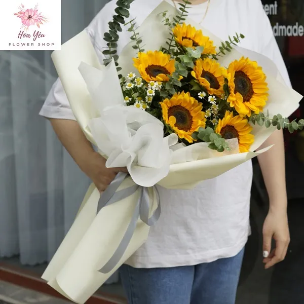 Những loại hoa tặng tốt nghiệp cho nam phổ biến